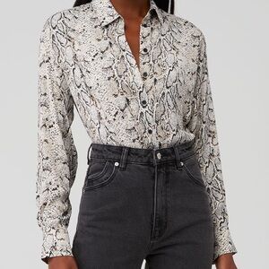 Bardot Snakeskin Print Button Up Blouse Neutral Gray Sz M Office Wear Chic